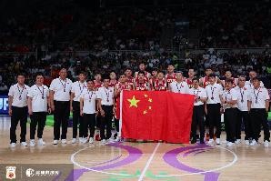 黄金甲体育官方网站-媒体人：以团队为先&amp;不计较个人数据 正是这支中国男篮最宝贵品质