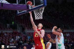 黄金甲体育-媒体人：胡金秋重剑无锋 王俊杰为大场面而生 两代人截然不同